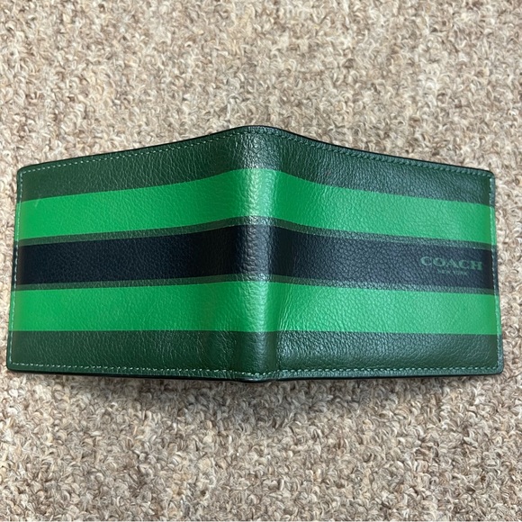 COACH Wallet 💳 - Picture 2 of 4